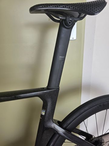 Used Canyon Aeroad CFR Di2 2026 2026 Road & Gravel, Black — image 15 of 19