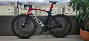 Trek Madone SLR 9 Disc eTap 2019 2019 Road & Gravel d'occasion