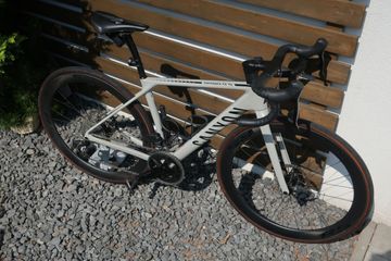 Gebrauchtes Canyon Endurace CF 7 eTap 2024 2024 Road & Gravel, Hellgrau — Bild 2 von 3