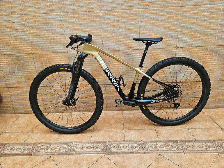 Berria BRAVO 5 2023 2023 Mountainbike usato, Nero — immagine 2 di 9
