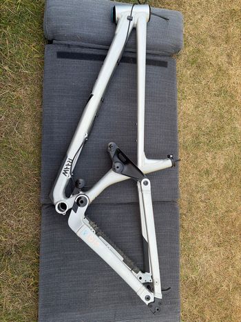 Used RAAW Madonna Frameset 2026 Mountainbike, Light Gray — image 2 of 3