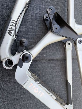 Used RAAW Madonna Frameset 2026 Mountainbike, Light Gray — image 3 of 3