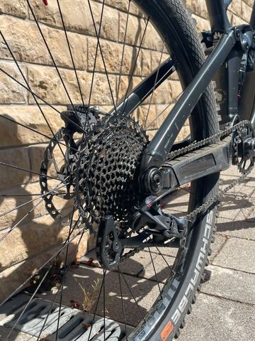 Trek Slash SRAM GX Eagle 2022 Mountainbike usato, Nero — immagine 5 di 15