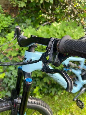 Specialized Stumpjumper EVO Comp 2022 2022 Mountainbike usato, Blu — immagine 2 di 11