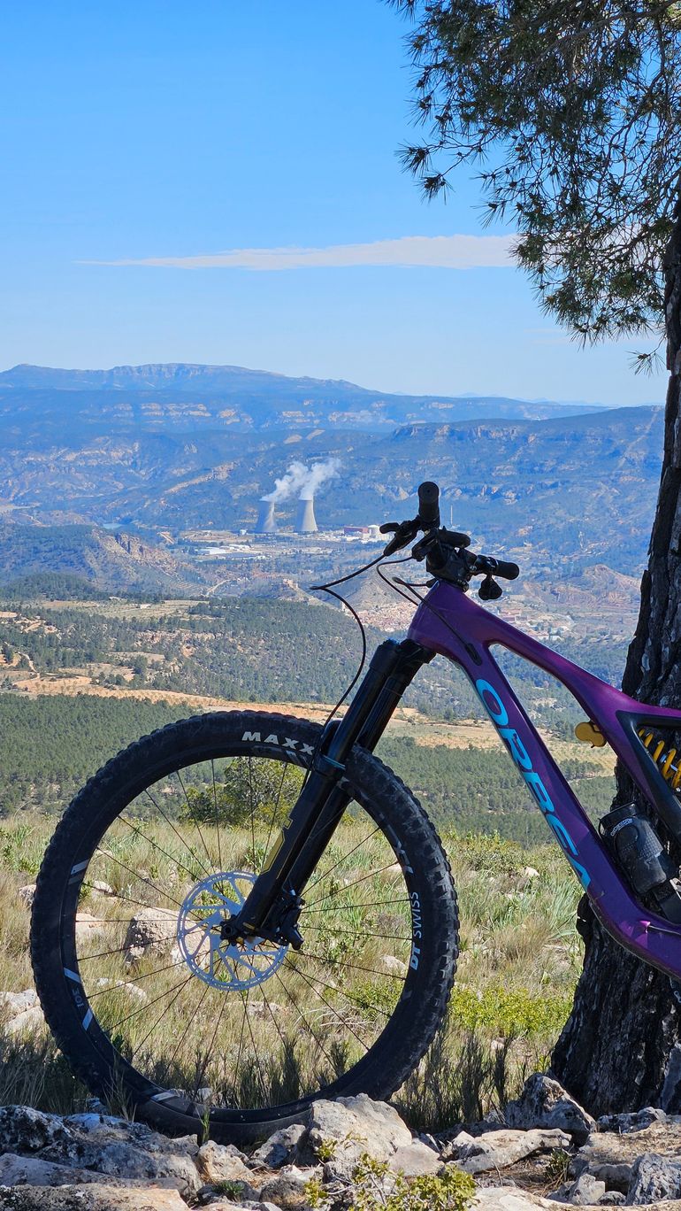 Orbea RALLON M-LTD 2022 2022 Mountainbike usato, Viola — immagine 3 di 5