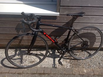 Trek Domane AL 2 2020 2020 Road & Gravel usato, Nero — immagine 2 di 6