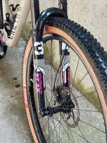 Used Canyon LUX Shimano Deore XT 2021 Mountainbike, Light Gray — image 2 of 8