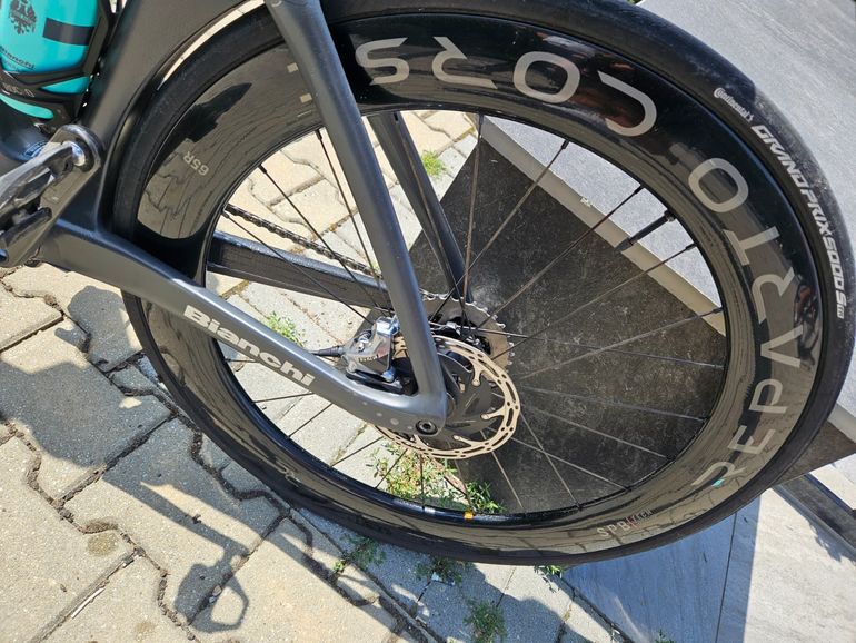Used Bianchi Oltre RC (2024) – SRAM Red AXS OLTRE RC 2024 Road & Gravel, Light Gray — image 3 of 9
