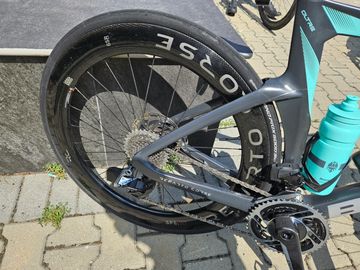 Used Bianchi Oltre RC (2024) – SRAM Red AXS OLTRE RC 2024 Road & Gravel, Light Gray — image 5 of 9