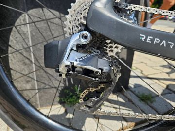Used Bianchi Oltre RC (2024) – SRAM Red AXS OLTRE RC 2024 Road & Gravel, Light Gray — image 2 of 9