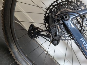 Käytetty Focus RAVEN 8.7 2023 2023 Mountainbike — kuva 15 / 21