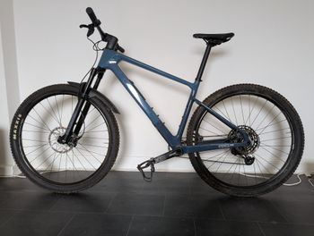 Focus RAVEN 8.7 2023 2023 Mountainbike usato, Blu — immagine 2 di 21