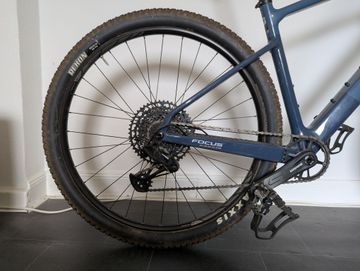 Käytetty Focus RAVEN 8.7 2023 2023 Mountainbike — kuva 3 / 21