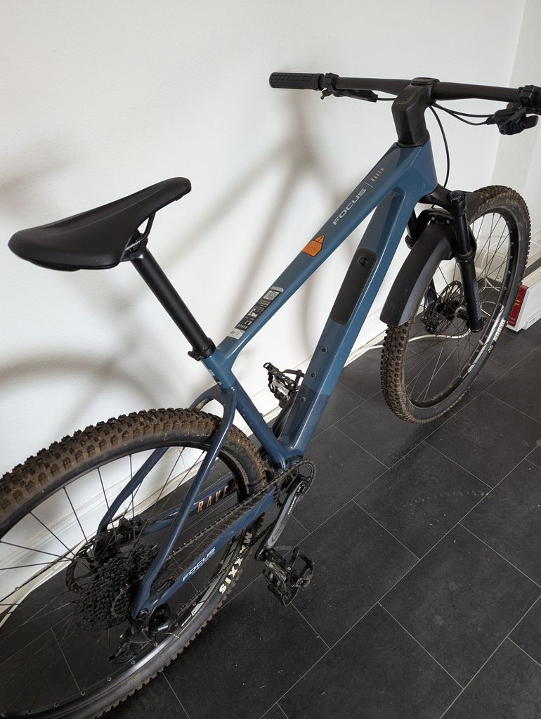 Focus RAVEN 8.7 2023 2023 Mountainbike usato, Blu — immagine 9 di 21