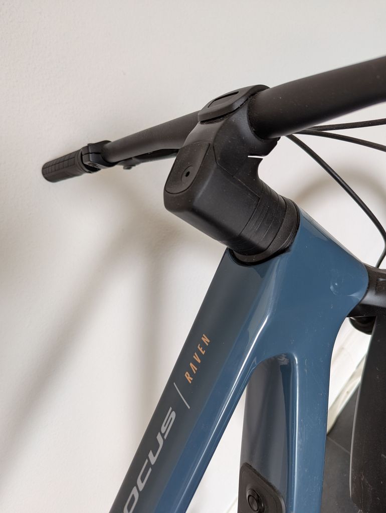 Focus RAVEN 8.7 2023 2023 Mountainbike usato, Blu — immagine 17 di 21