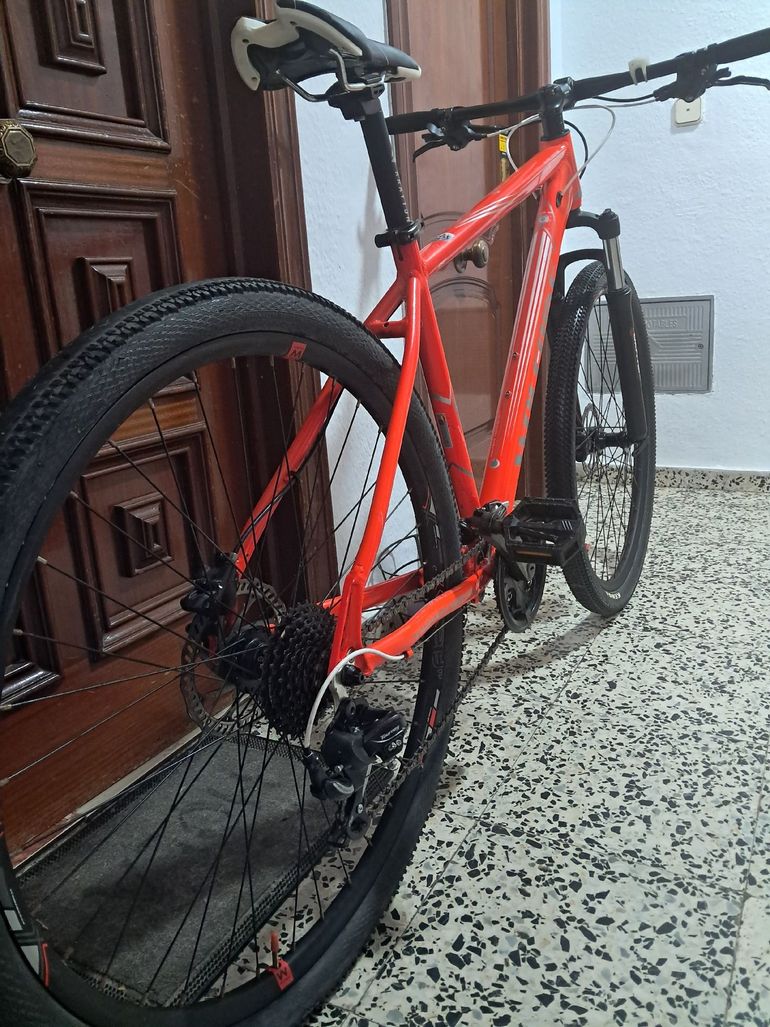 Wolfbike Custom Shimano Tourney 2023 Mountainbike d'occasion — image 6 sur 10