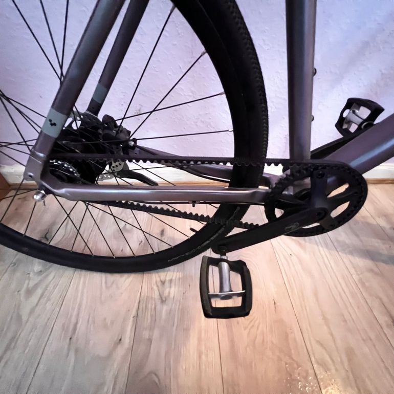 Brugt CUBE Hyde Race Galactic N Black 2023 Urban — billede 7 af 9
