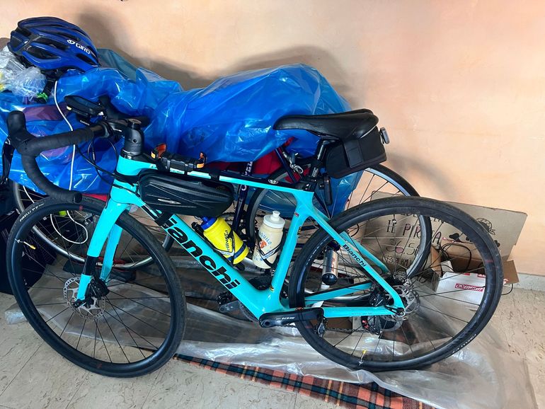 Used Bianchi Infinito Shimano 105 2022 Road & Gravel, Blue — image 2 of 15