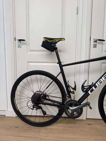 Tweedehands CUBE ATTAIN RACE 2022 2022 Road & Gravel — afbeelding 3 van 5