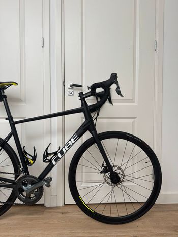 Tweedehands CUBE ATTAIN RACE 2022 2022 Road & Gravel — afbeelding 2 van 5