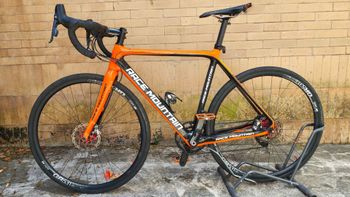 Used RACE MOUNTAIN Custom SRAM Red 2020 Road & Gravel