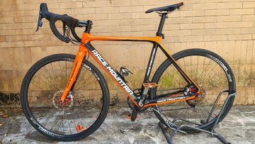 Używany RACE MOUNTAIN Custom SRAM Red 2020 Road & Gravel