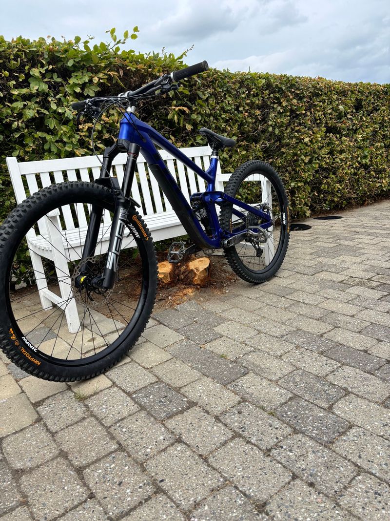 Käytetty Trek Slash 8 Gen 5 2023 2023 MTB