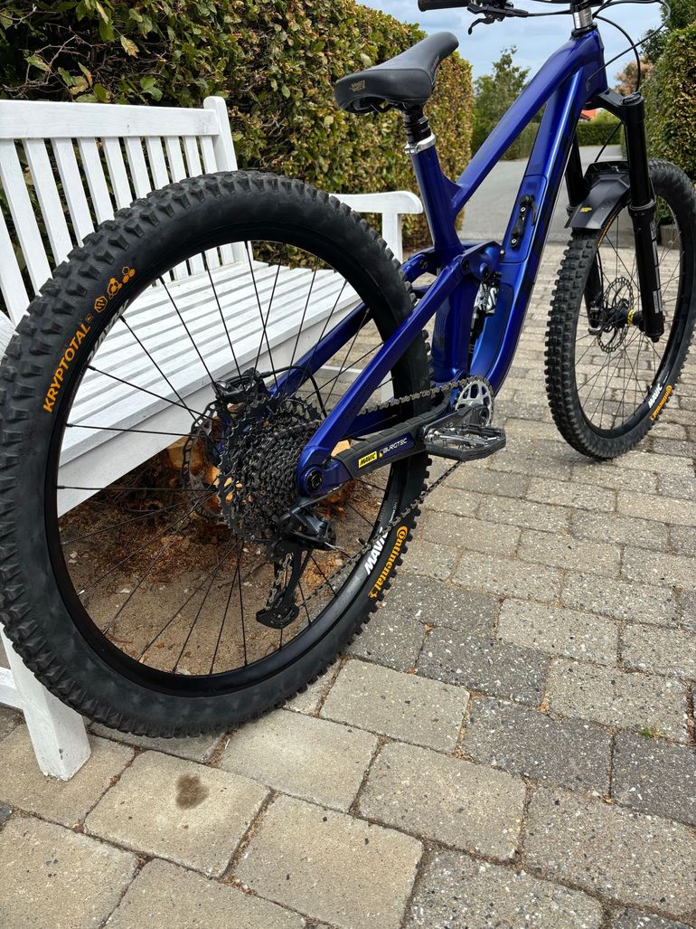 Brugt Trek Slash 8 Gen 5 2023 2023 Mountainbike — billede 6 af 9
