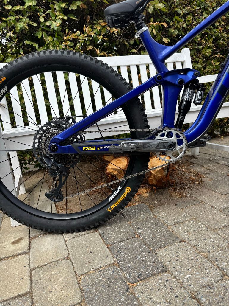 Brugt Trek Slash 8 Gen 5 2023 2023 Mountainbike — billede 7 af 9