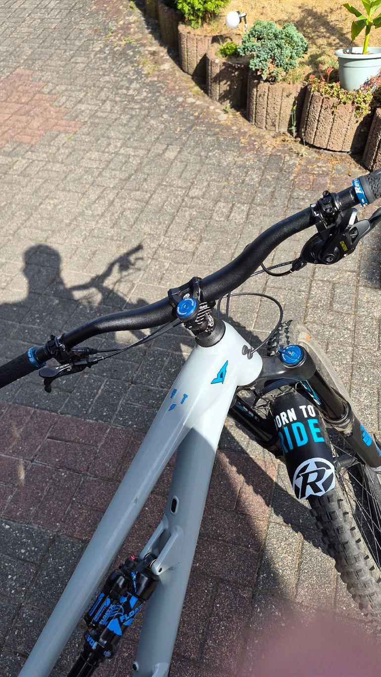 Gebrauchtes YT Industries Capra CORE 2 29 2024 2024 Mountainbike, Hellgrau, 29 — Bild 4 von 15