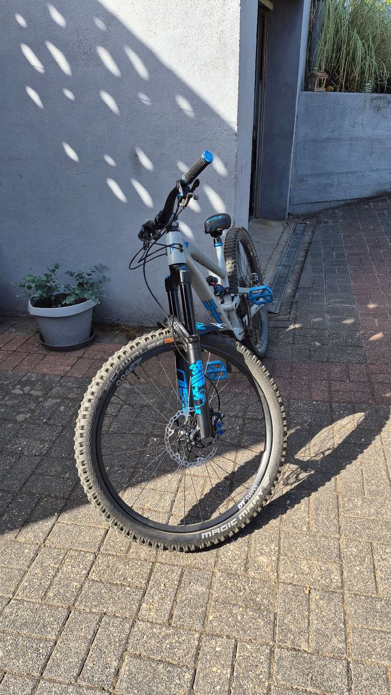 Gebrauchtes YT Industries Capra CORE 2 29 2024 2024 Mountainbike, Hellgrau, 29 — Bild 15 von 15