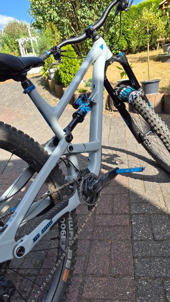 Gebrauchtes YT Industries Capra CORE 2 29 2024 2024 Mountainbike, Hellgrau, 29 — Bild 8 von 15