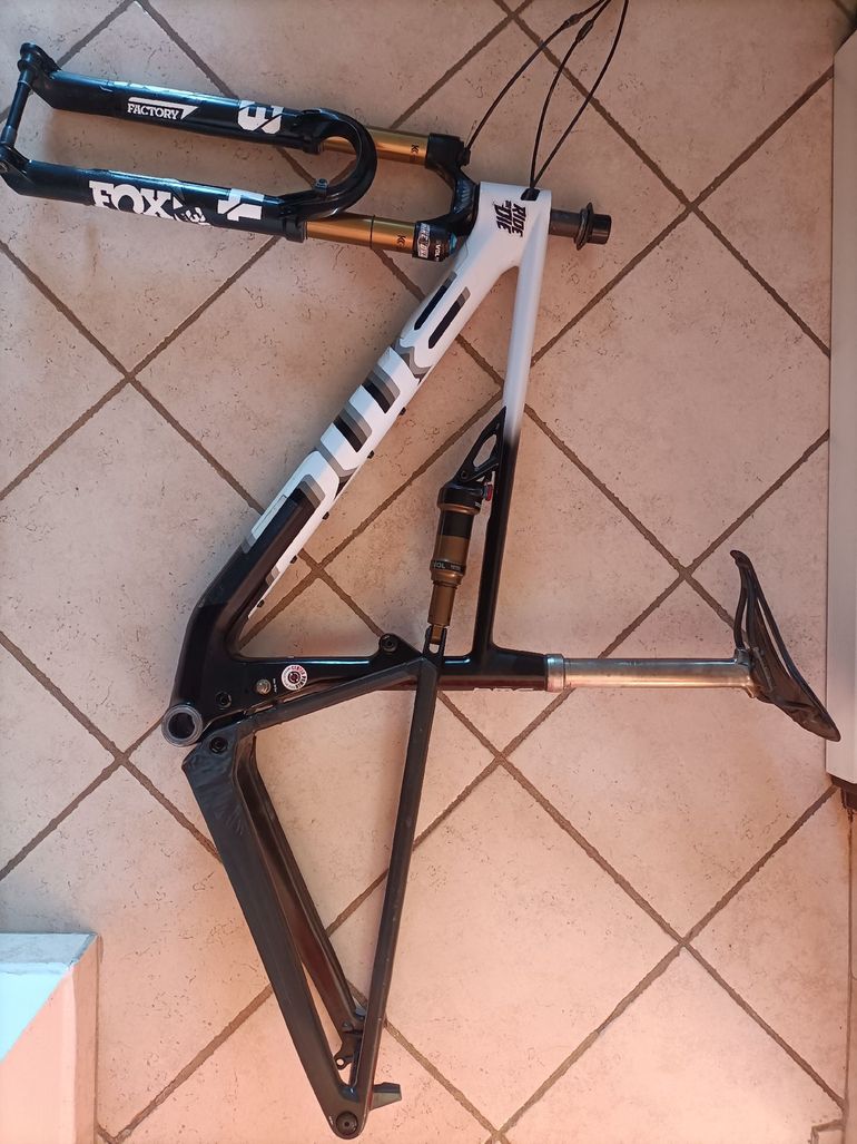 BMC Fourstroke 01 ONE 2023 Frameset 2023 Mountainbike usato, Bianco — immagine 2 di 13