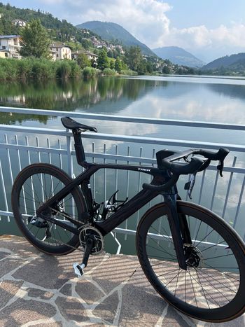 Trek Madone SLR 9 AXS Gen 7 2023 2023 Road & Gravel d'occasion