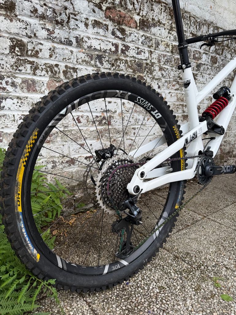 Commencal Clash SRAM X01 Eagle 2025 Mountainbike d'occasion — image 3 sur 19