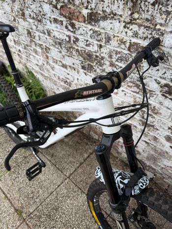 Commencal Clash SRAM X01 Eagle 2025 Mountainbike d'occasion — image 9 sur 19