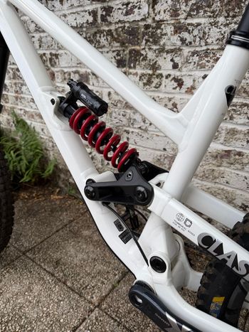 Commencal Clash SRAM X01 Eagle 2025 Mountainbike d'occasion — image 16 sur 19