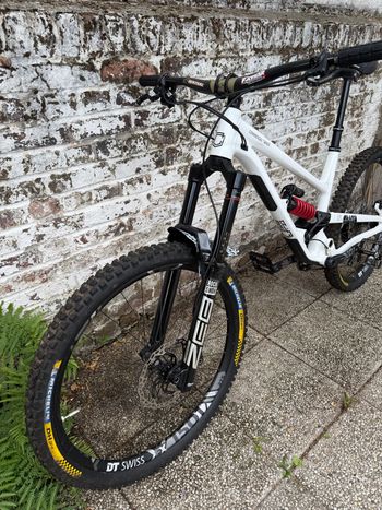 Commencal Clash SRAM X01 Eagle 2025 Mountainbike d'occasion — image 14 sur 19