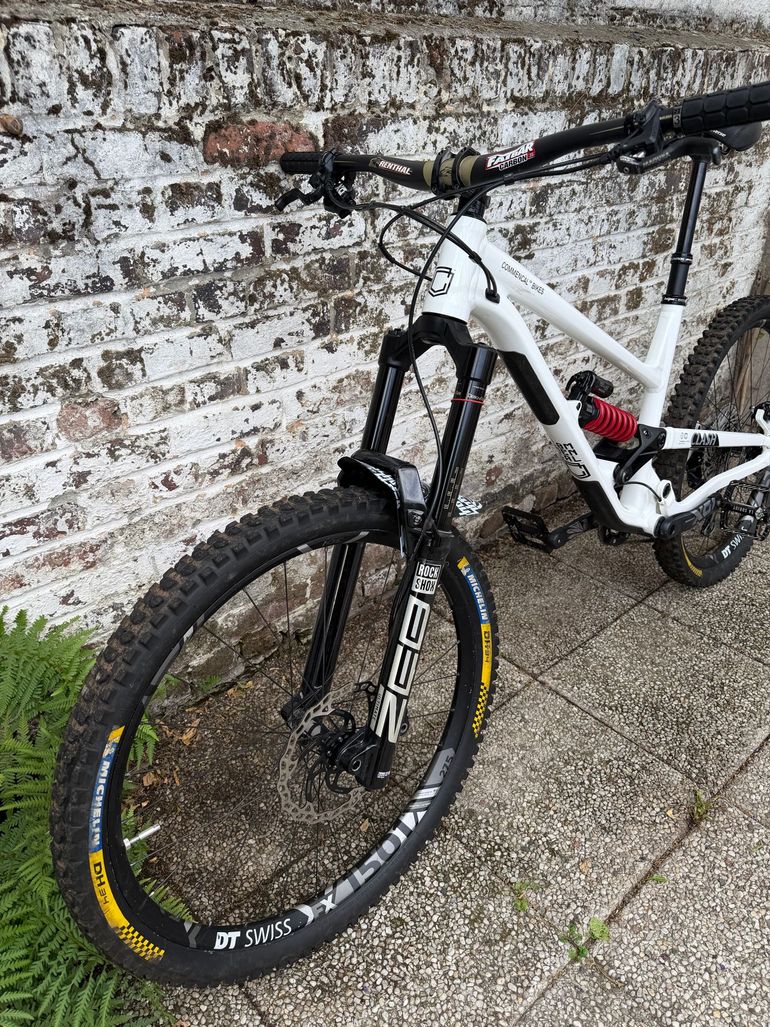 Commencal Clash SRAM X01 Eagle 2025 Mountainbike d'occasion — image 14 sur 19
