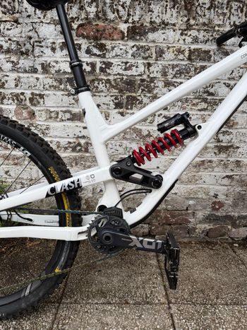 Commencal Clash SRAM X01 Eagle 2025 Mountainbike d'occasion — image 4 sur 19