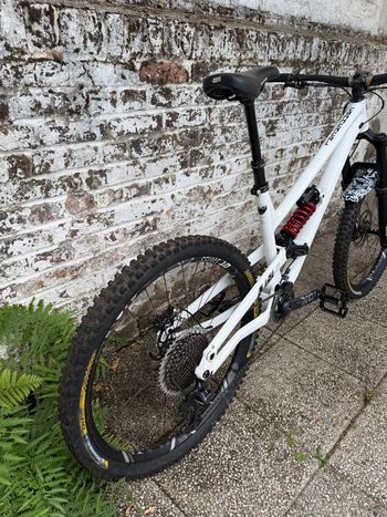Commencal Clash SRAM X01 Eagle 2025 Mountainbike d'occasion — image 5 sur 19