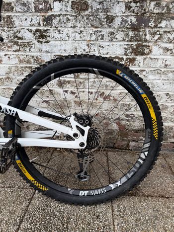 Commencal Clash SRAM X01 Eagle 2025 Mountainbike d'occasion — image 13 sur 19