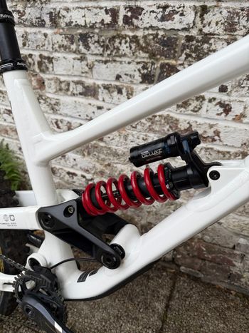 Commencal Clash SRAM X01 Eagle 2025 Mountainbike d'occasion — image 8 sur 19