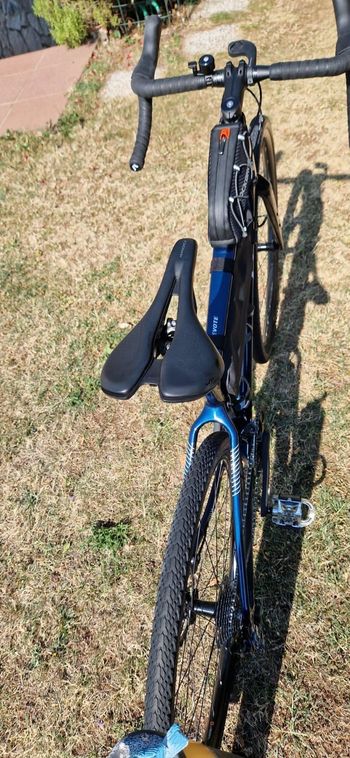 Použité Giant Revolt Advanced 2 2024 2024 Road & Gravel — obrázek 4 z 6
