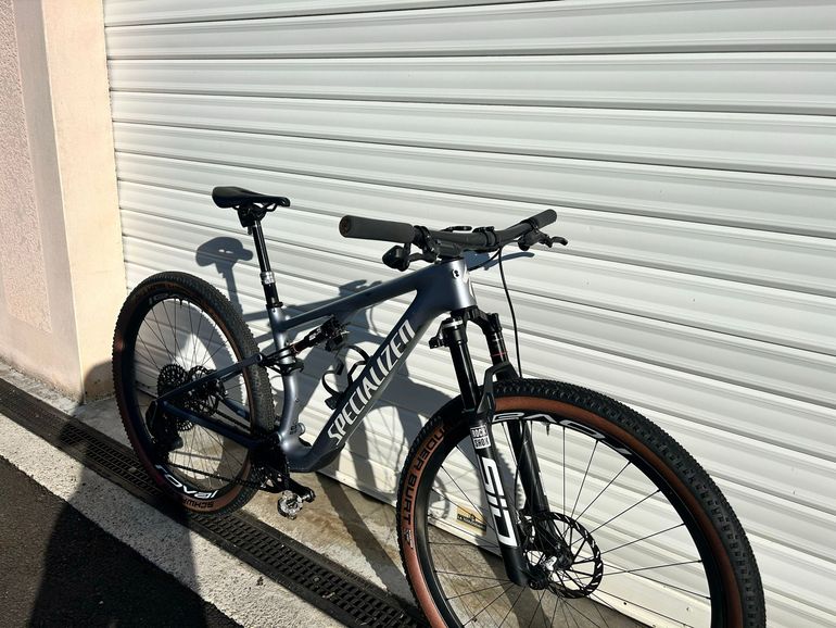 Used Epic 8 Custom SRAM X0 2026 Mountainbike, Light Gray — image 3 of 3