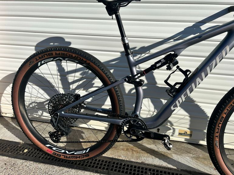 Used Epic 8 Custom SRAM X0 2026 Mountainbike, Light Gray — image 2 of 3
