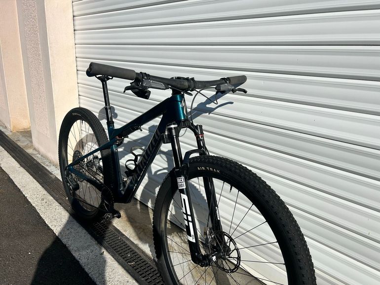 Tweedehands Epic world cup Custom SRAM X01 Eagle AXS 2025 Mountainbike — afbeelding 3 van 3