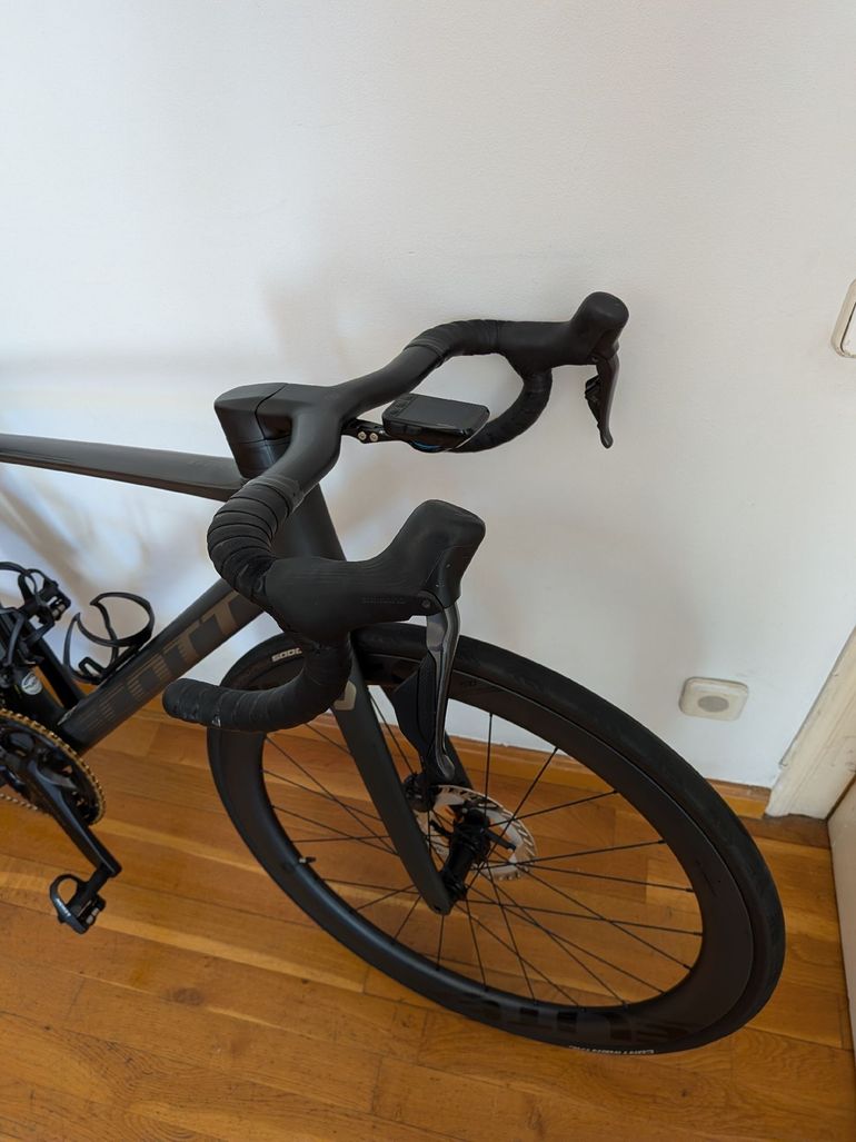 Used Scott Addict Shimano Ultegra Di2 2024 Road & Gravel, Black — image 3 of 4