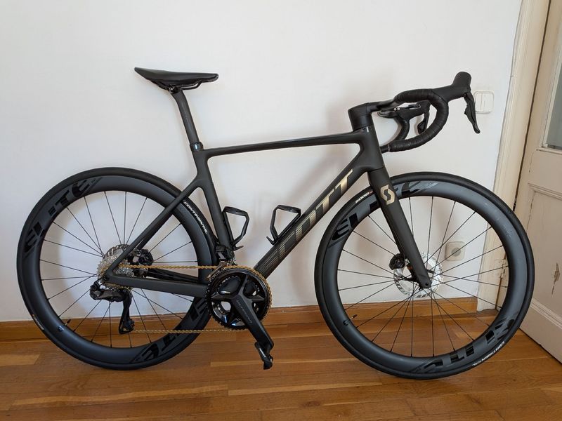 Used Scott Addict Shimano Ultegra Di2 2024 Road & Gravel