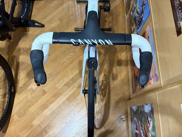 Gebrauchtes Canyon Aeroad CFR Di2 2025 2025 Road & Gravel, Weiß — Bild 7 von 12